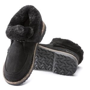The BIRKENSTOCK Bakki booties size 7 in VGUC